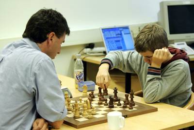 Atle Grønn: Magnus Carlsen er ikke et ensomt geni. Han kom til dekket bord 