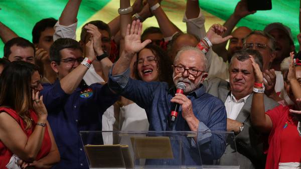 Demokratiet vant, men faren er ikke over i Brasil 