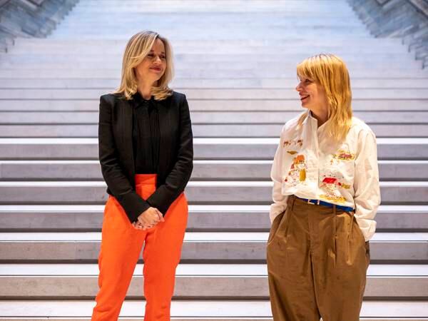 Mener Karin Hindsbo skyver konflikt over på museets nye direktør 