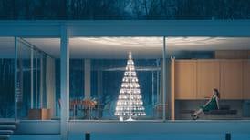 Moderne arkitektur og jul passer usedvanlig dårlig sammen