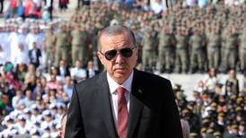 Erdoğan stanser kritiske journalister utenfor Tyrkias grenser