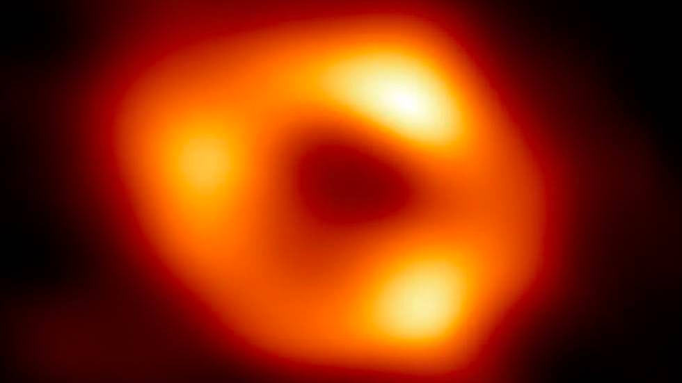 Det første bildet av det sorte hullet i sentrum av  galaksen vår