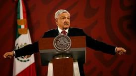 Hundrevis av intellektuelle ut mot Mexicos president