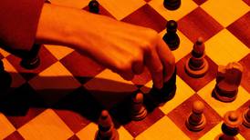 Kva er verst – å slå eller bli slått av barn i sjakk?