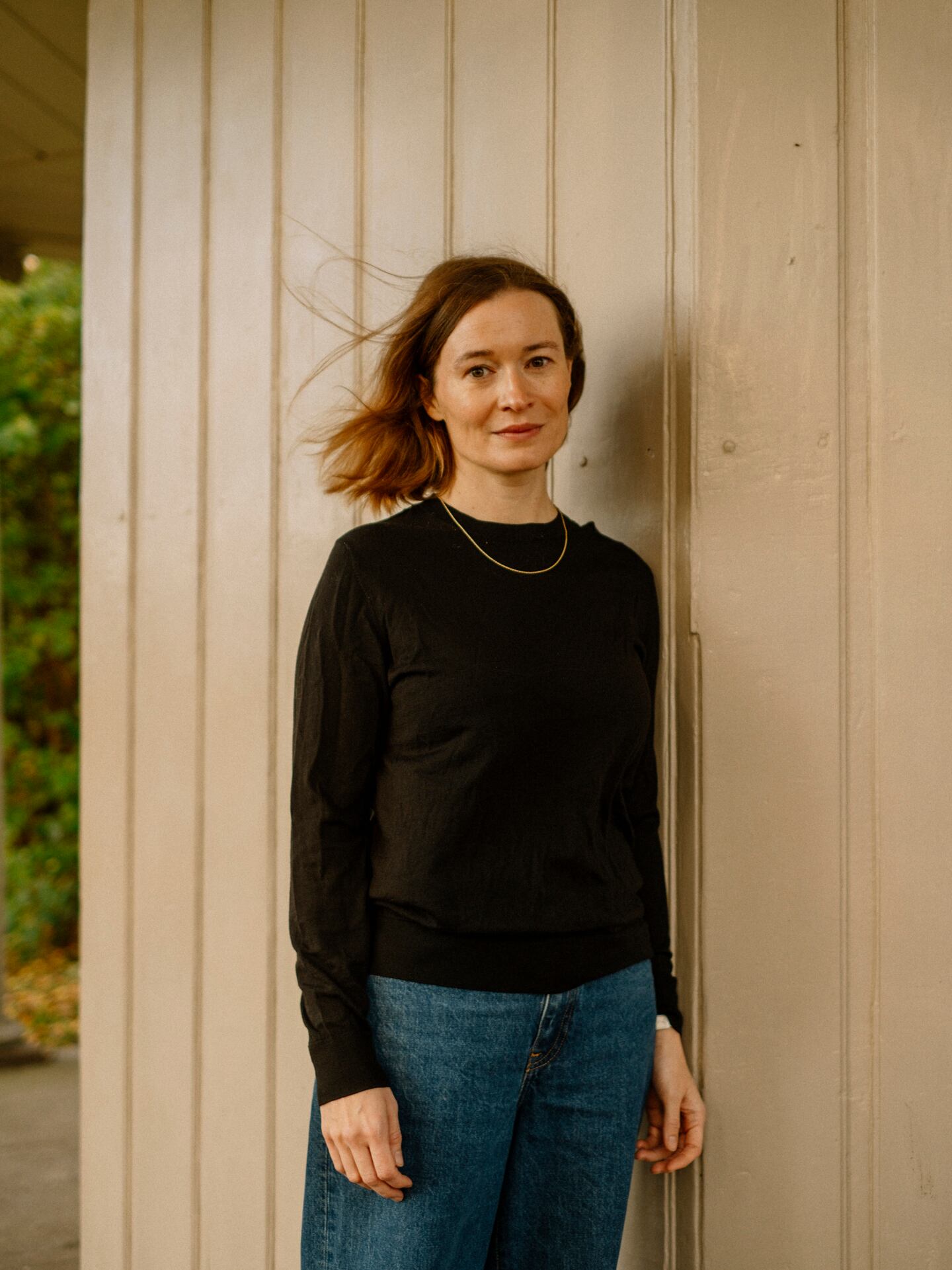 Sara Cools, forsker og samfunnsøkonom ved Insitutt ved Samfunnsforskning, fotografert ved paviljong i Frognerparken. Tatt i forbindelse med intervju om dating-markedet, tilhørende sak om "Ulikhetsmaskinene".